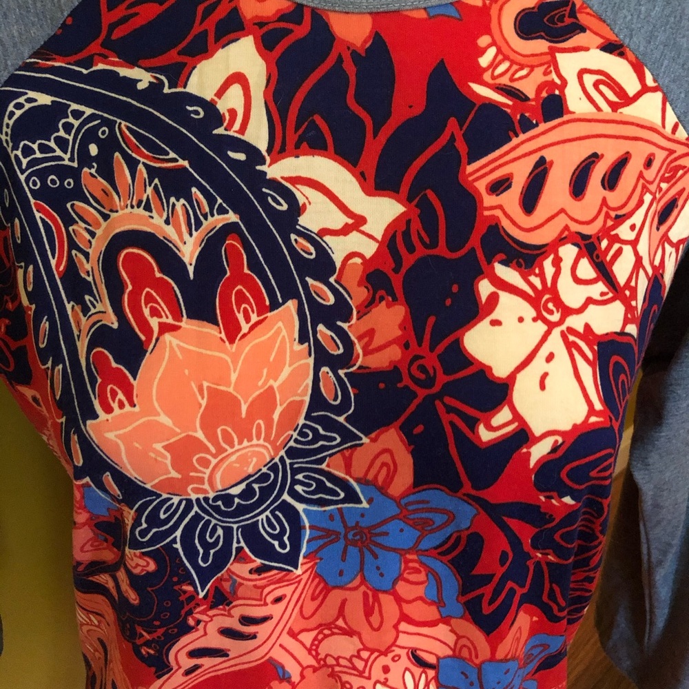 LulaRoe Randy tee - Picture 2 of 3